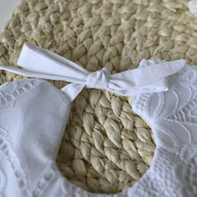 Load image into Gallery viewer, Scalloped Lace Bibs
